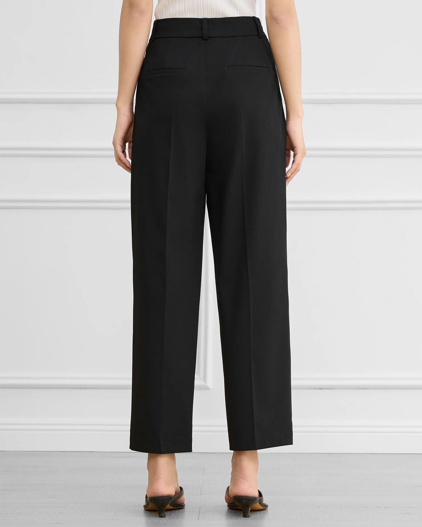 Pantalones traje grises mujer de Grevano con corte recto y elegante, ideales para ocasiones formales