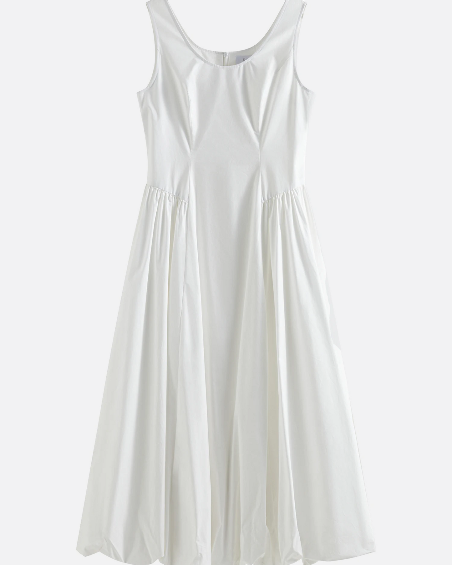 Vestido sin mangas oficina de Grevano en blanco, con falda amplia y elegante para un look profesional.