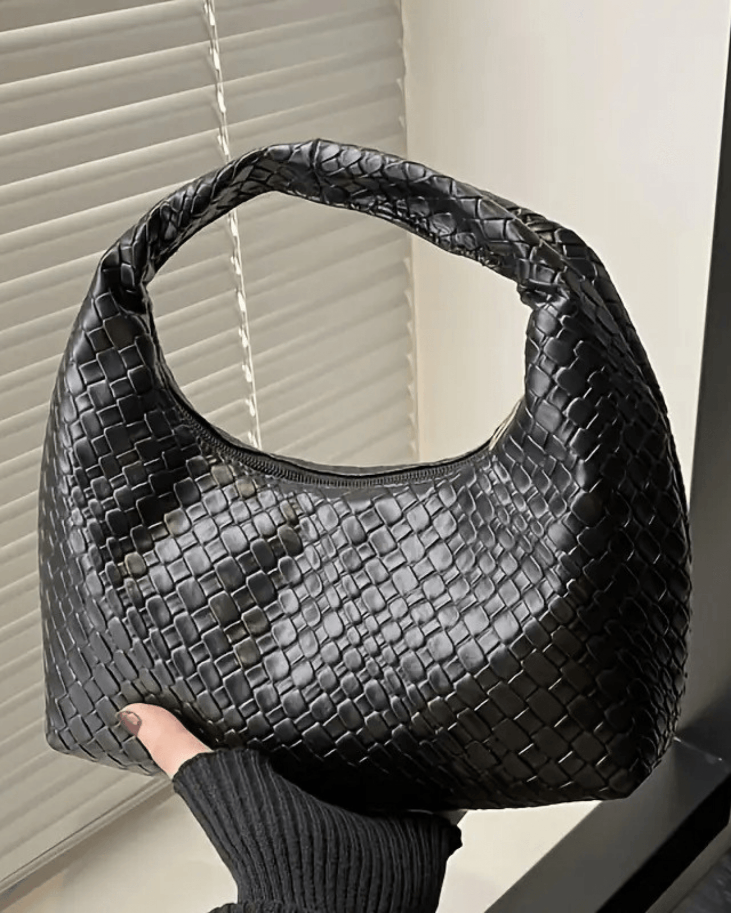 Bolso Mensajero Artesanal en Color Burdeos  Grevano