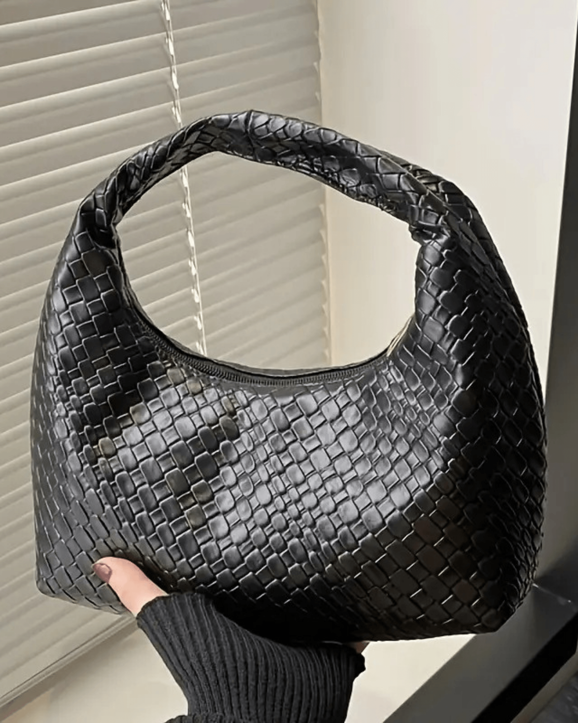 Bolso Mensajero Artesanal en Color Burdeos  Grevano