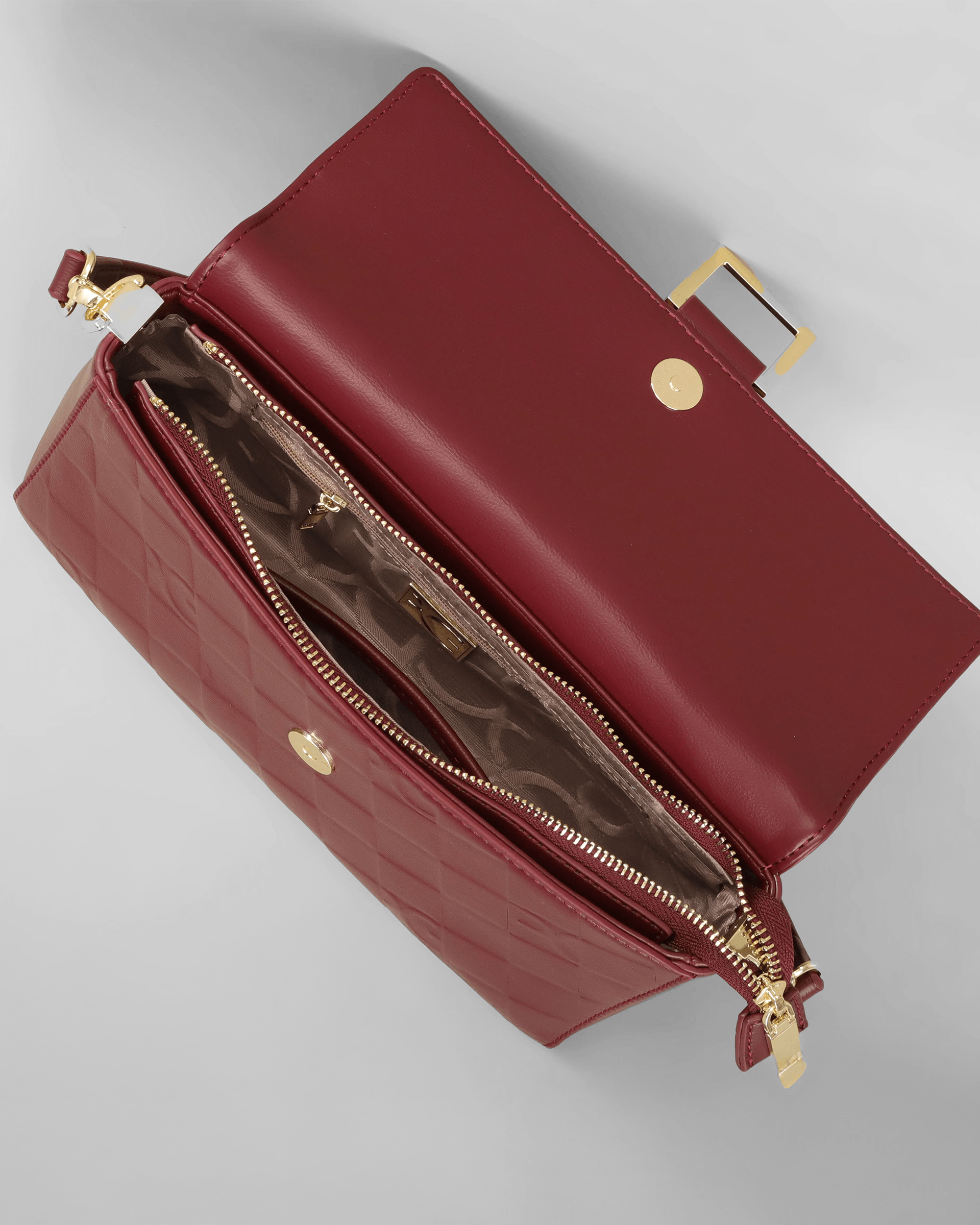 Bolso Acolchado con Hebilla Metálica – Ropa de Oficina para Mujer | Grevano