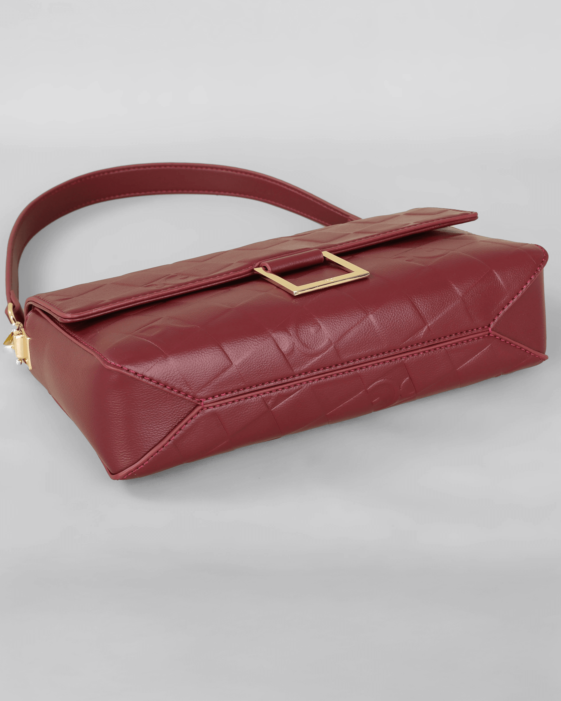 Bolso Acolchado con Hebilla Metálica – Ropa de Oficina para Mujer | Grevano