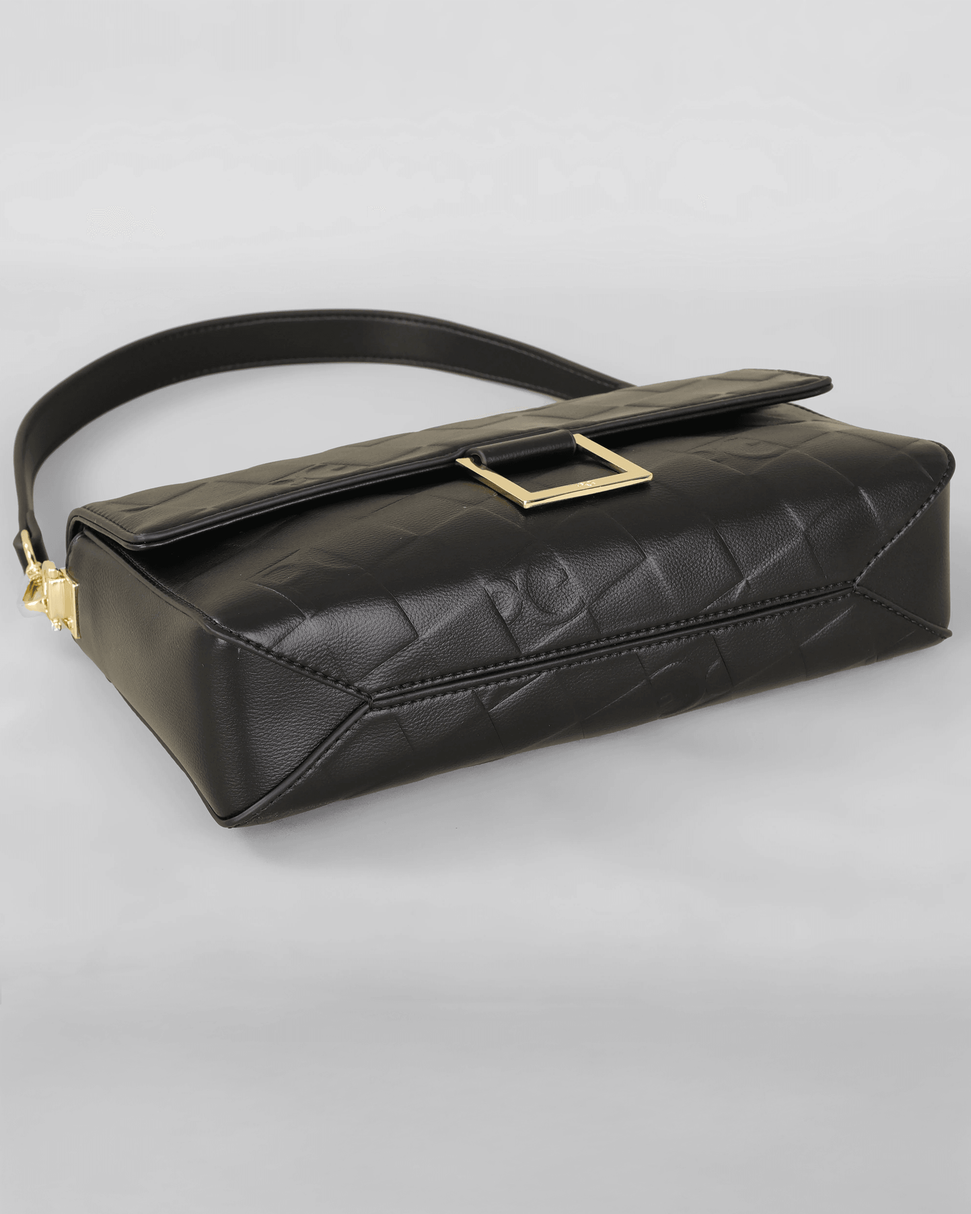 Bolso Acolchado con Hebilla Metálica – Ropa de Oficina para Mujer | Grevano