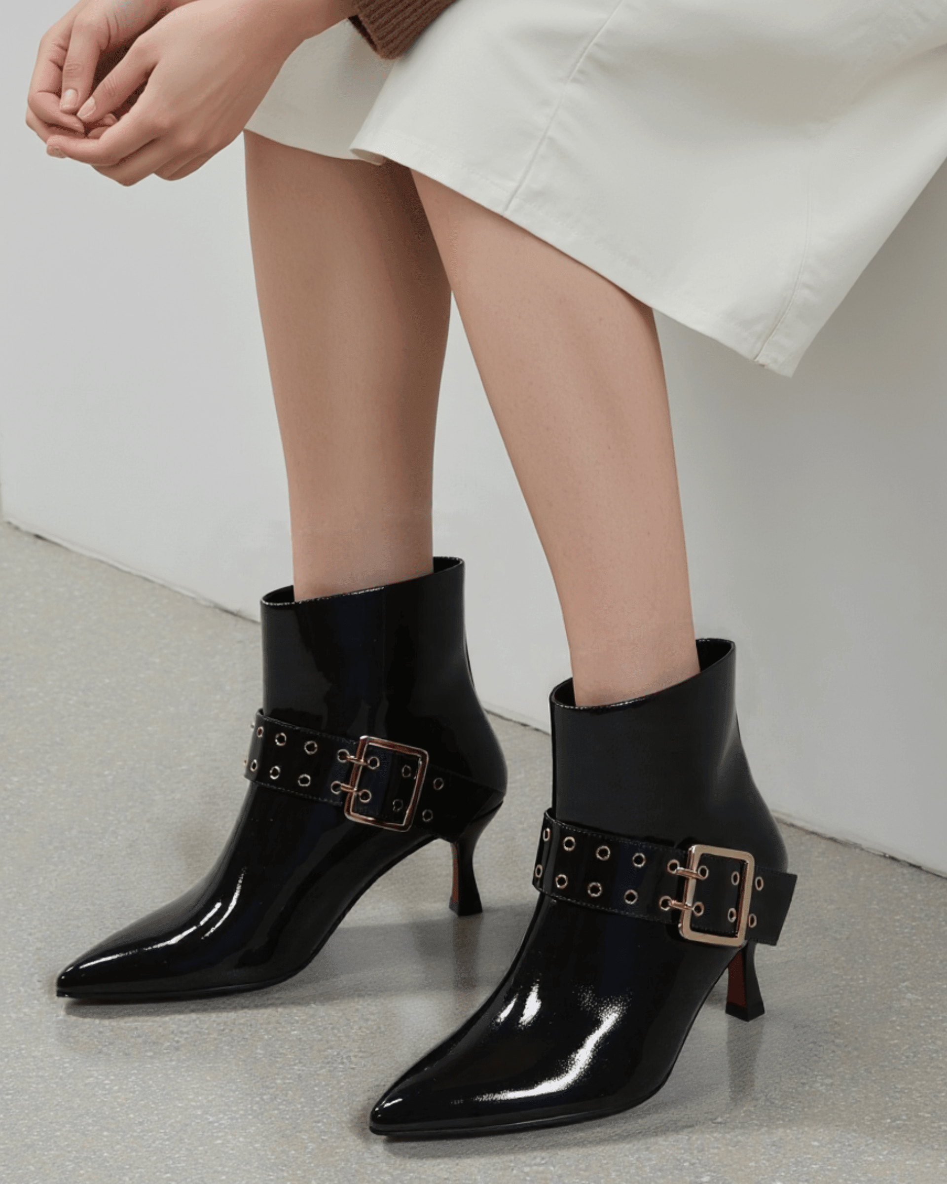 Botines de Charol para Mujer Grevano con Hebilla Elegante – Ropa de Oficina para Mujer | Grevano