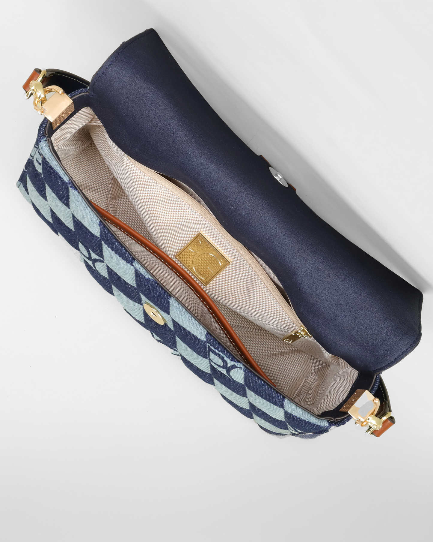 Bolso bandolera elegante de Grevano con diseño a cuadros y amplio compartimento interior