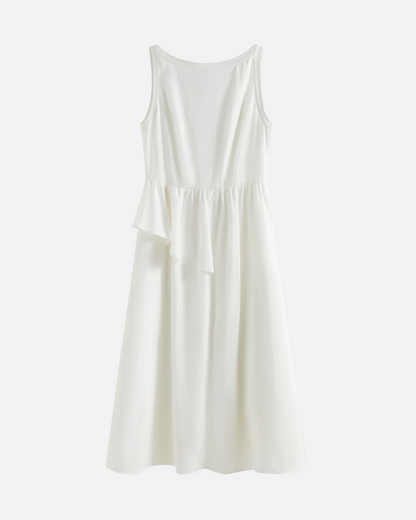 Vestido de lino asimétrico blanco con diseño ligero y elegante para ocasiones especiales