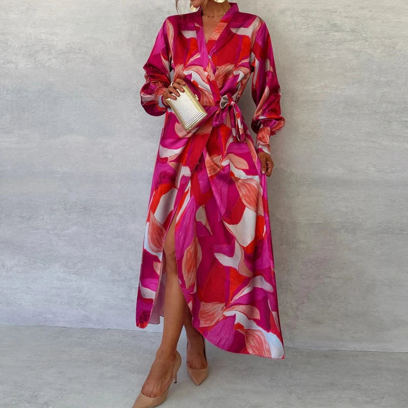 Vestido maxi cuello V de Grevano con diseño floral en tonos rosas y ajuste a la cintura