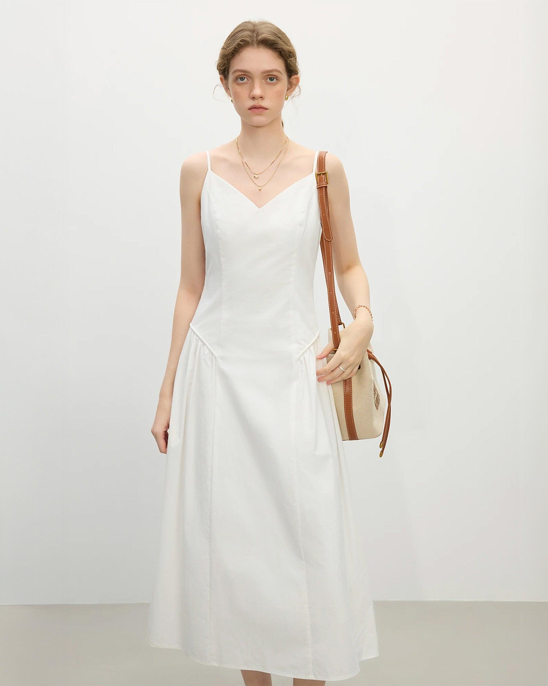 Vestido verano profesional blanco de Grevano con tirantes y corte elegante para ocasiones formales