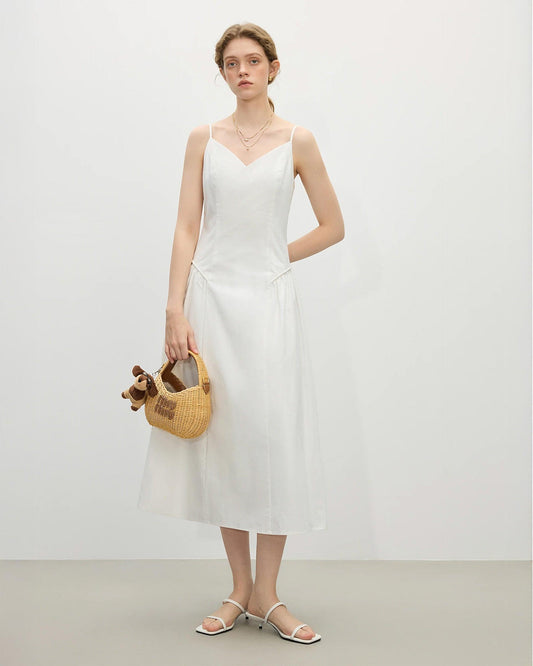 Vestido verano profesional blanco de Grevano con tirantes finos y corte elegante